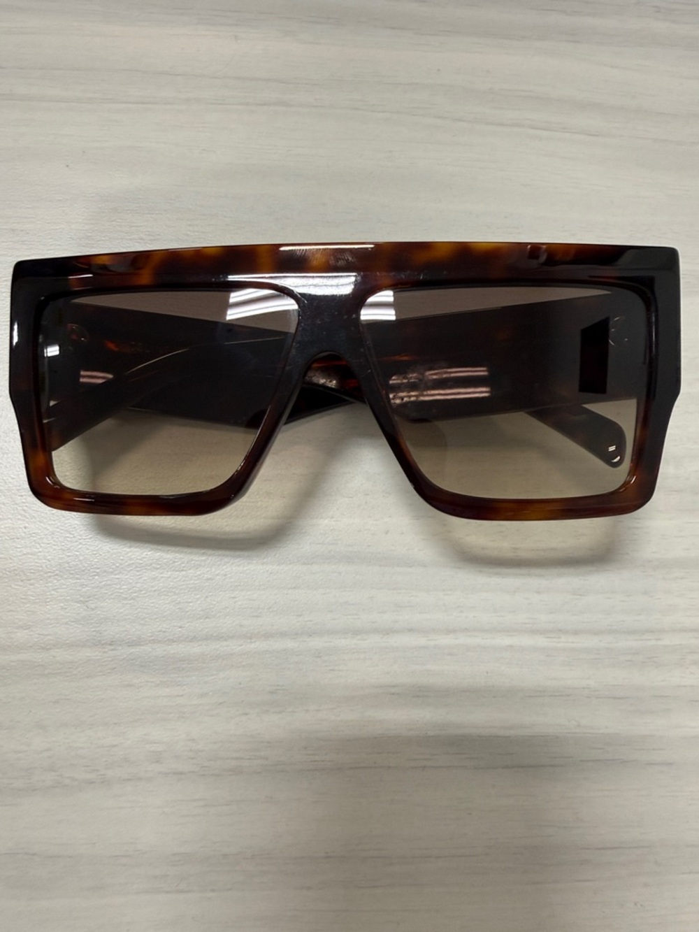 Celine CL40092I Tortoise sunglasses